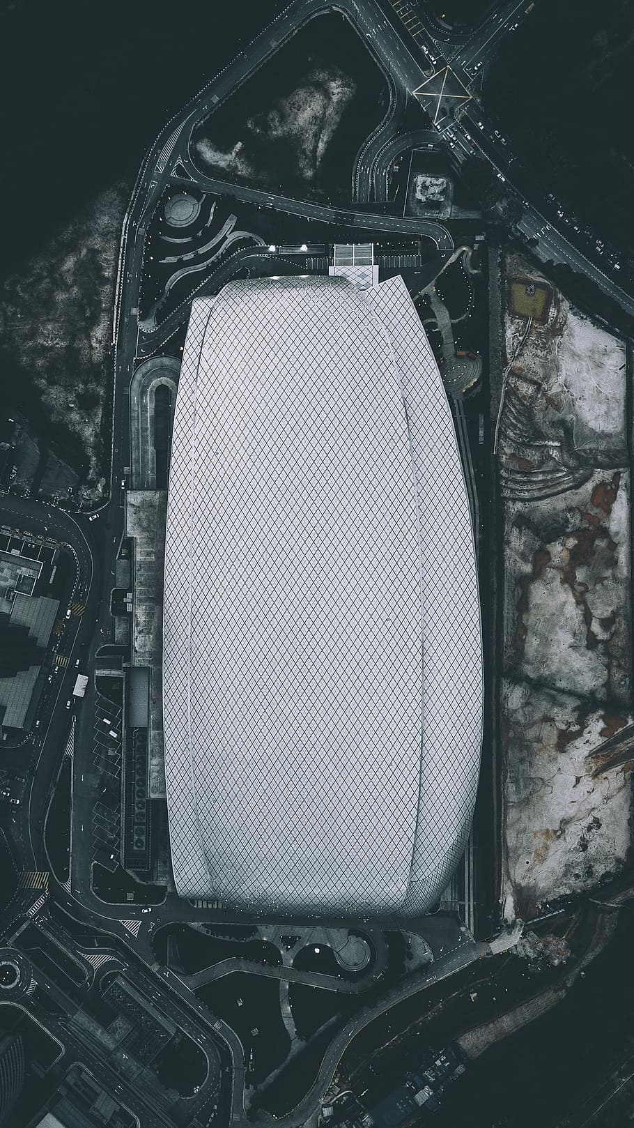 aerial photography of white building during daytime, grayscale photo of engine bay HD wallpaper