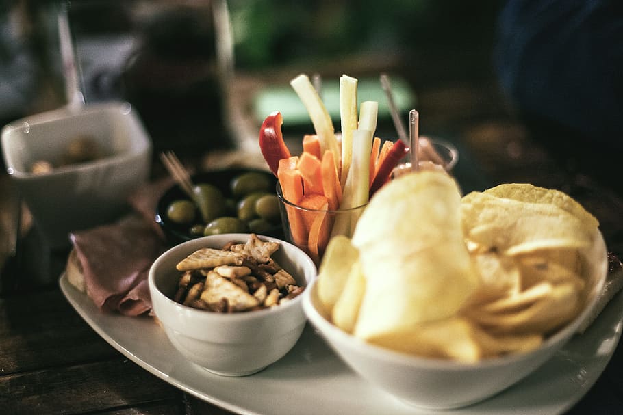 fried potato chips and crackers, tapas, appetizers, club, food HD wallpaper