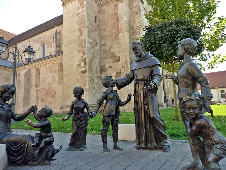 Priest, Children, Kids, Middle Ages, medieval, statue, church, HD wallpaper