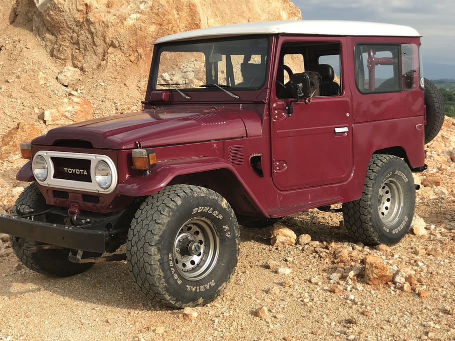 red SUV near rock mountain, toyota land cruiser, fj40, classic suv, HD wallpaper