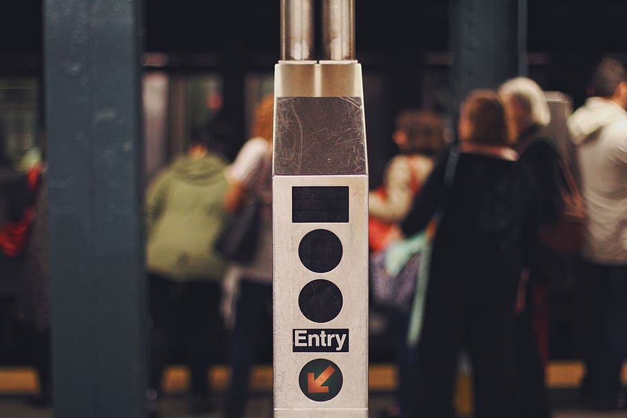 entry lock selective focal photo, people, crowd, group, train HD wallpaper