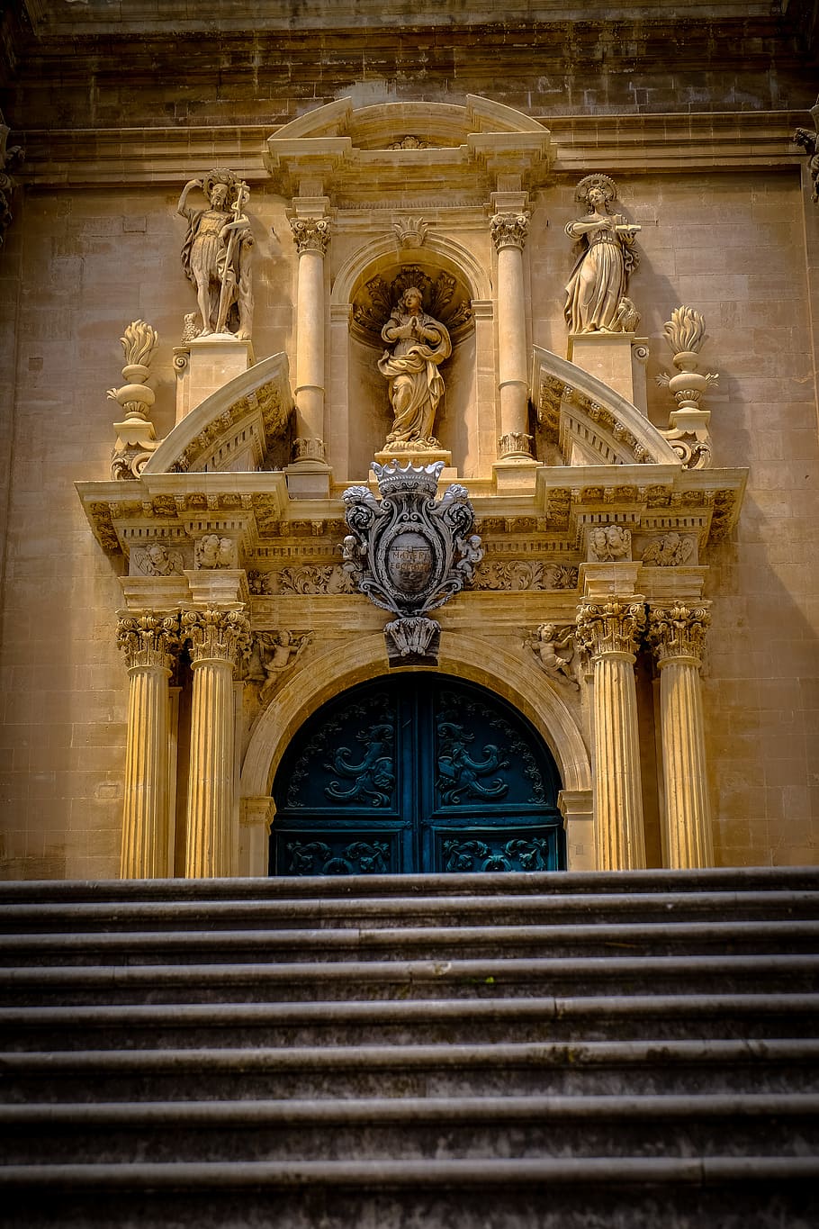 stairs, landmark, building, yellow, ancient, architecture, columns HD wallpaper