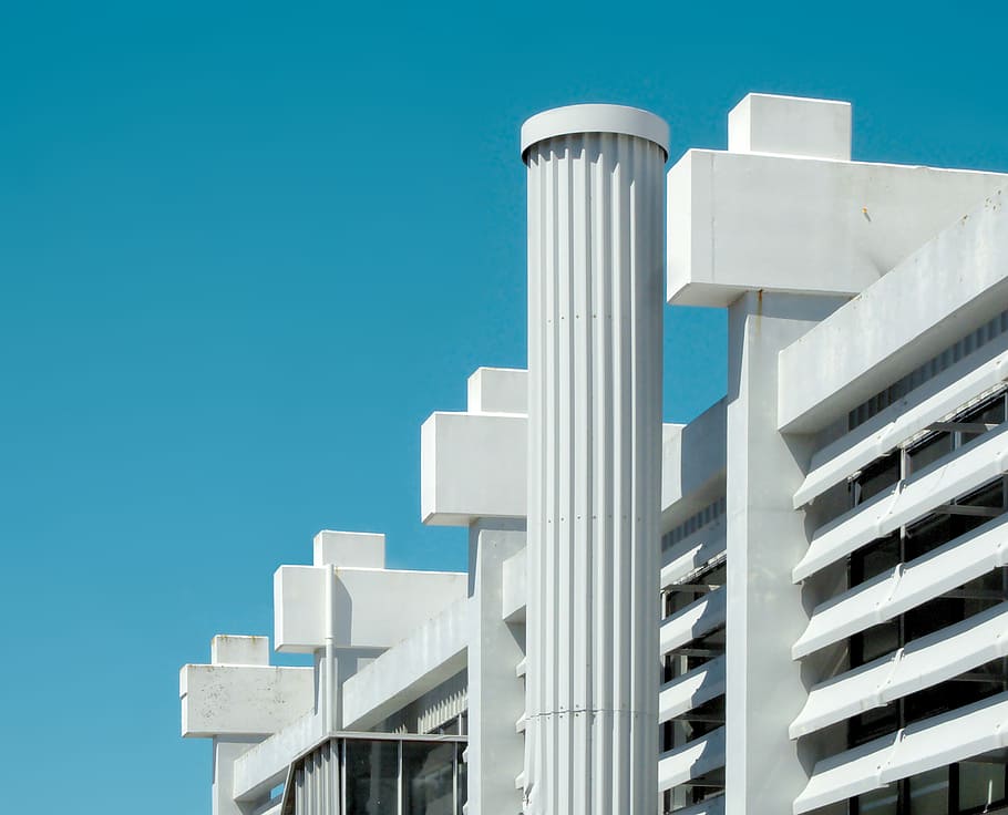 white concrete building, architecture, sky, pillar, built structure HD wallpaper