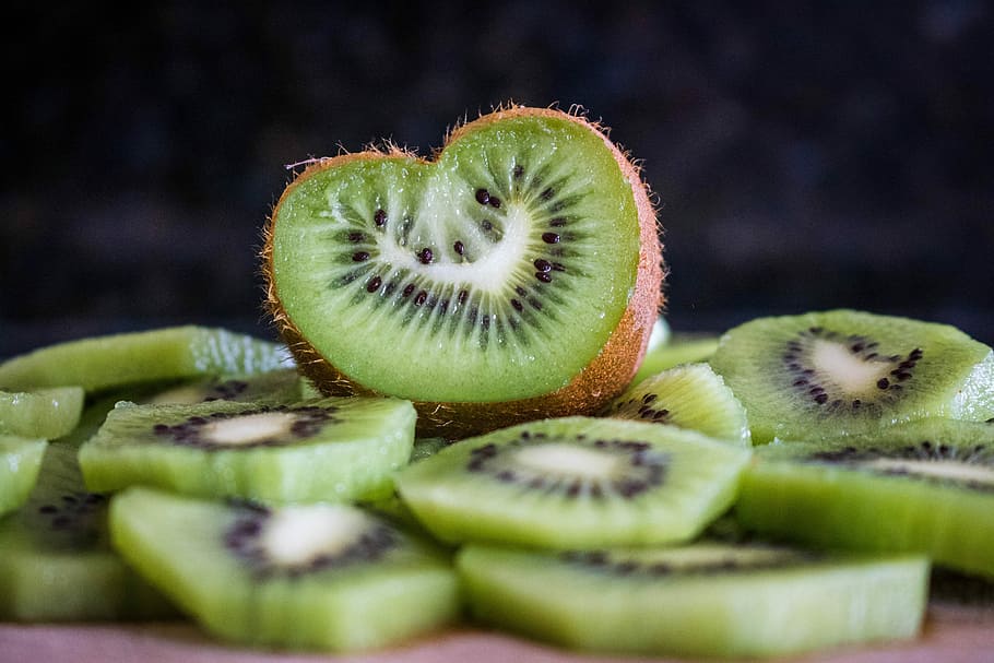 sliced Kiwi fruit, kiwi fruit, green, cut, food and drink, kiwi - fruit HD wallpaper