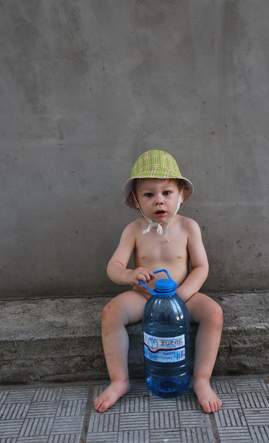 Boy, Water, Cute, Drink, sitting, summer, bottle, big, toddler HD wallpaper