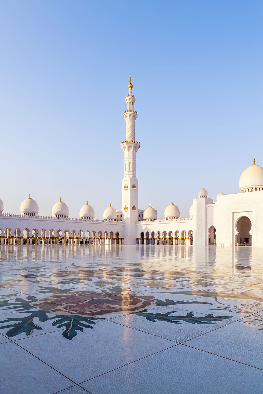 Abu Dhabi: Abu Dhabi is a modern city with a rich history and culture. From the iconic Burj Khalifa to the beautiful beaches and parks, there is so much to see and do in this wonderful city. Whether you are a history buff or a thrill-seeker, you will love the images related to Abu Dhabi!