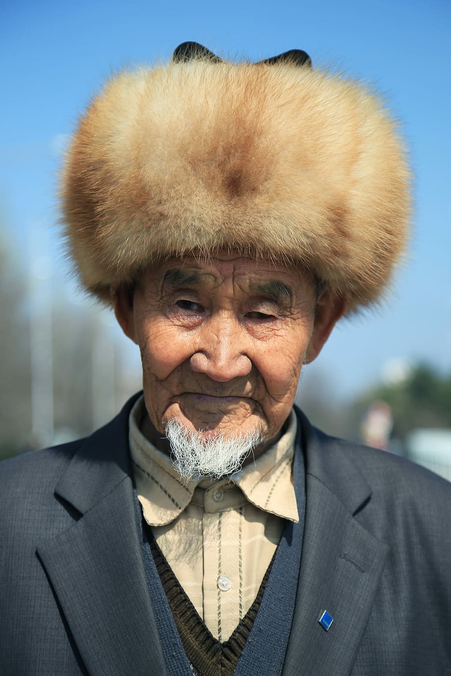 man wearing brown fur hat, portrait, bishkek, central asium, kyrgyzstan