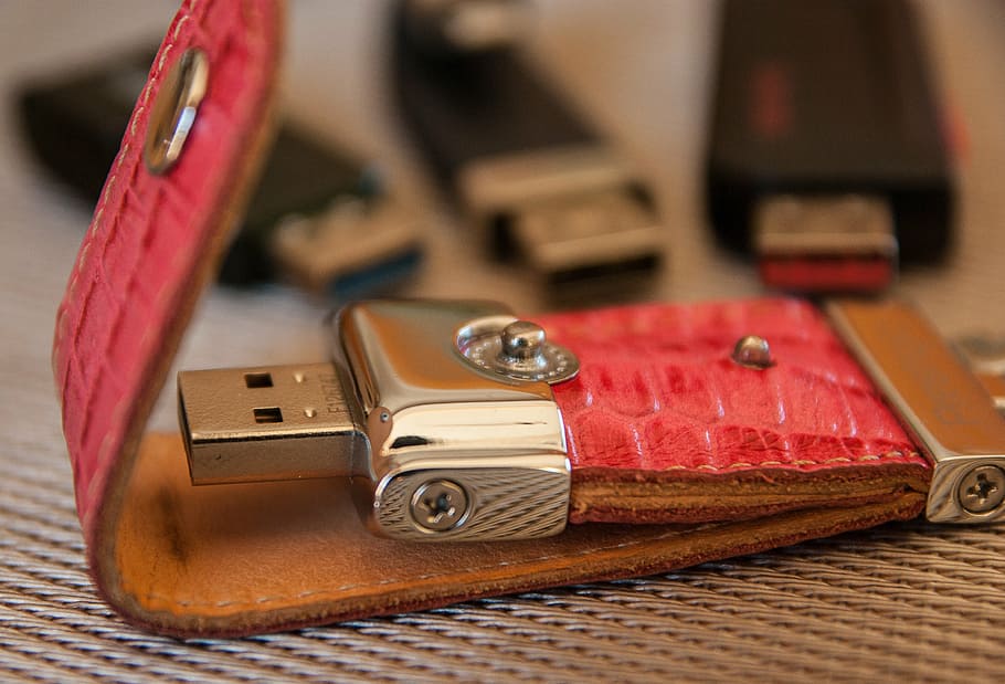 closeup photo of red and gray USB flash drive, usb key, memory