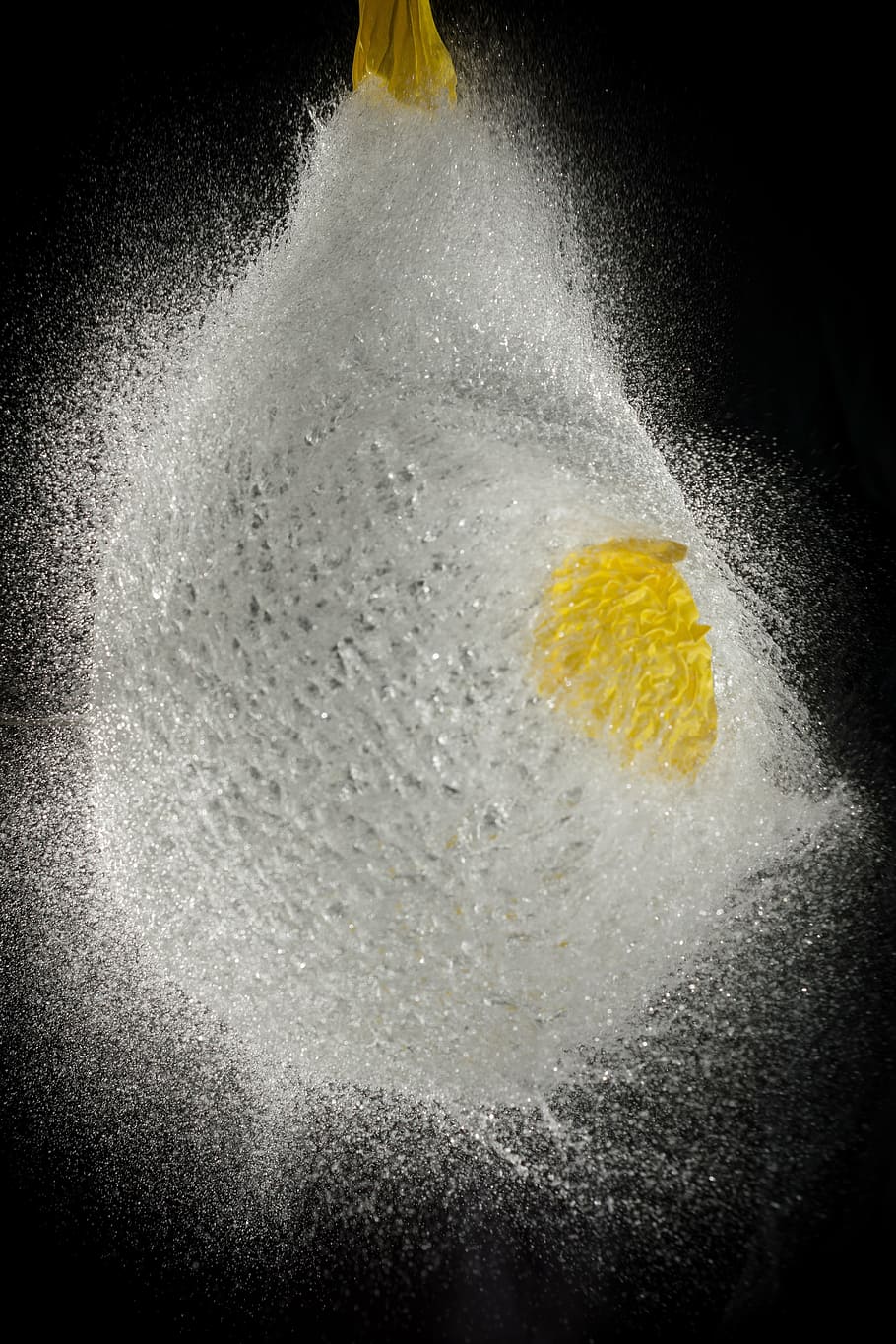 splash, baloon, water, explosion, blow up, inject, motion, studio shot HD wallpaper