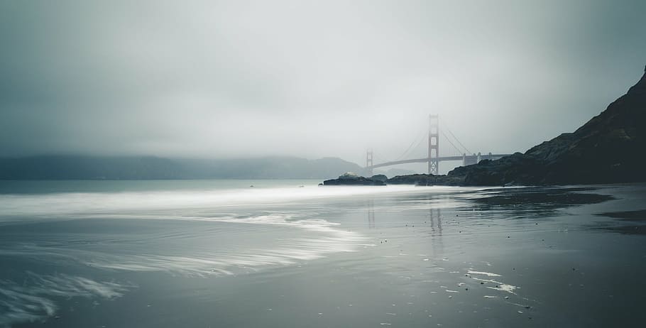 silhouette of Golden Gate Bridge surrounded by fog, beach, mist HD wallpaper