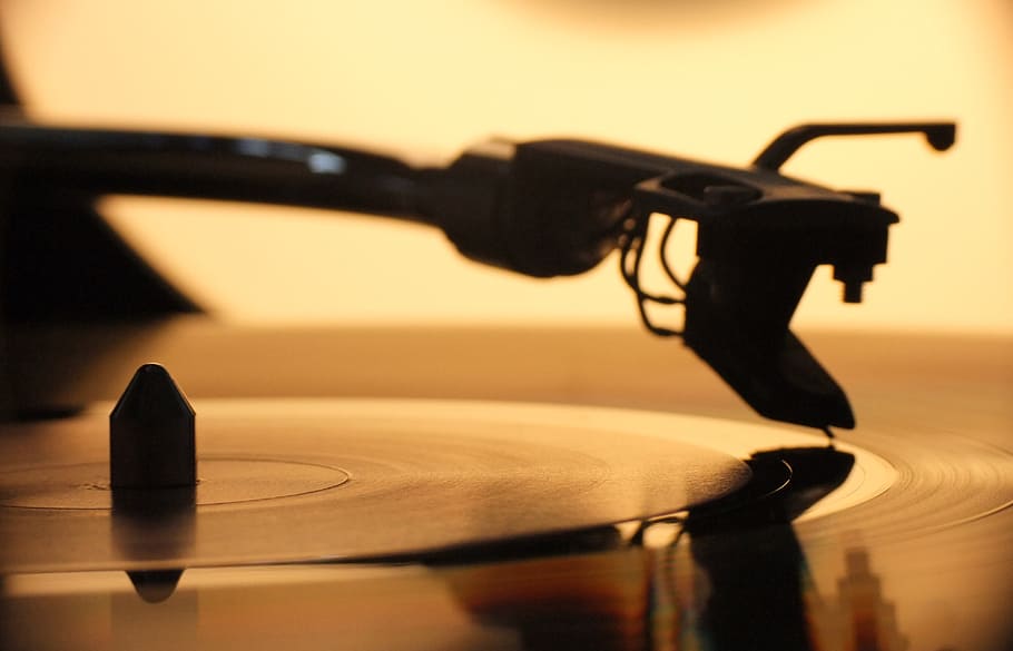 black Vinyl player, stylus, needle, cartridge, ortofon, record