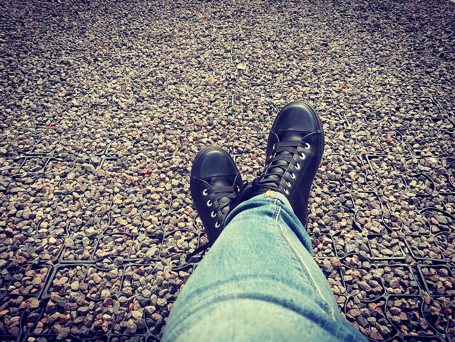 rest, relaxation, shoes, layout, gravel, vacations, spacer HD wallpaper