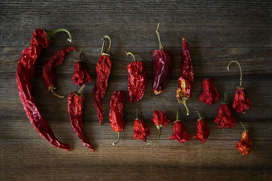 Hot Chilies, dried chili peppers, chilli, vegetable, spice, wooden HD wallpaper
