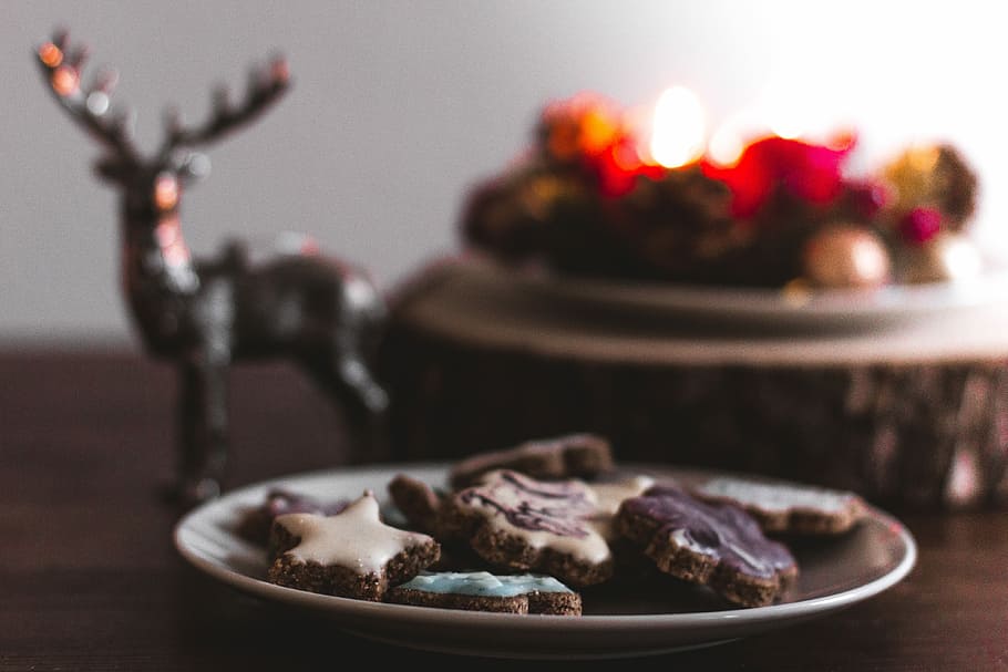 cookies on white plate, cookies on ceramic plate, food, biscuit HD wallpaper