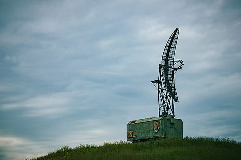 antenna, radar, technique, sky, hill, radio, clouds, military HD wallpaper