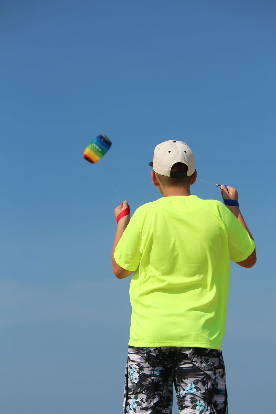 beach, kite, wind, sky, colors, blue sky, rear view, one person HD wallpaper