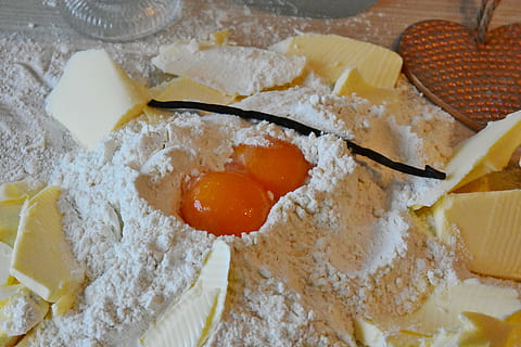 flour and two egg yolks, butter, sugar, bake, dough, cake, advent HD wallpaper
