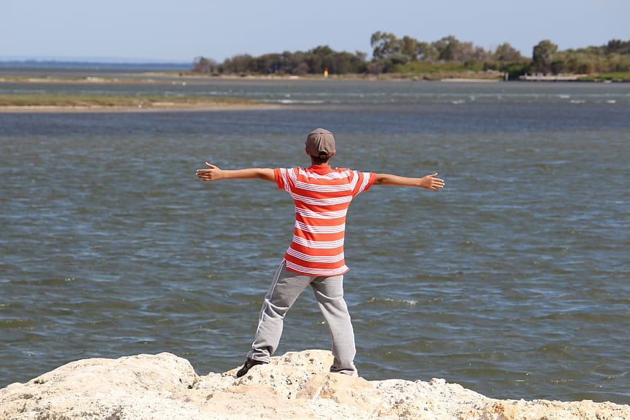Open Arms, Freedom, Courage, Brave, boy, young, shore, happy HD wallpaper
