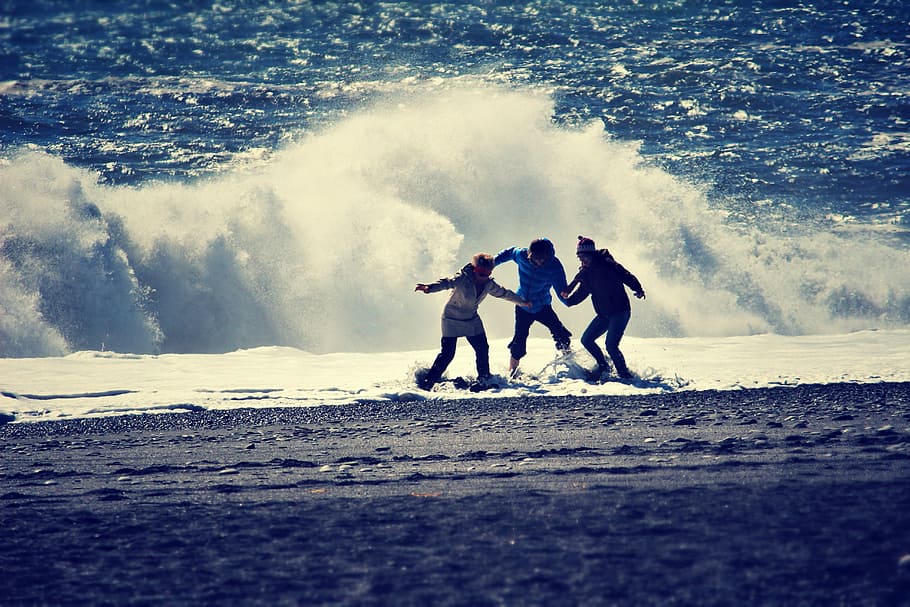 three children playing on seashore during daytime, seaside HD wallpaper