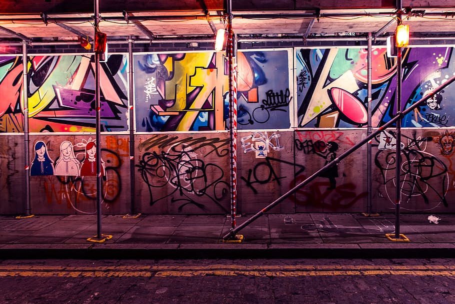 Street art and graffiti by building scaffold in Shoreditch, East London, HD wallpaper