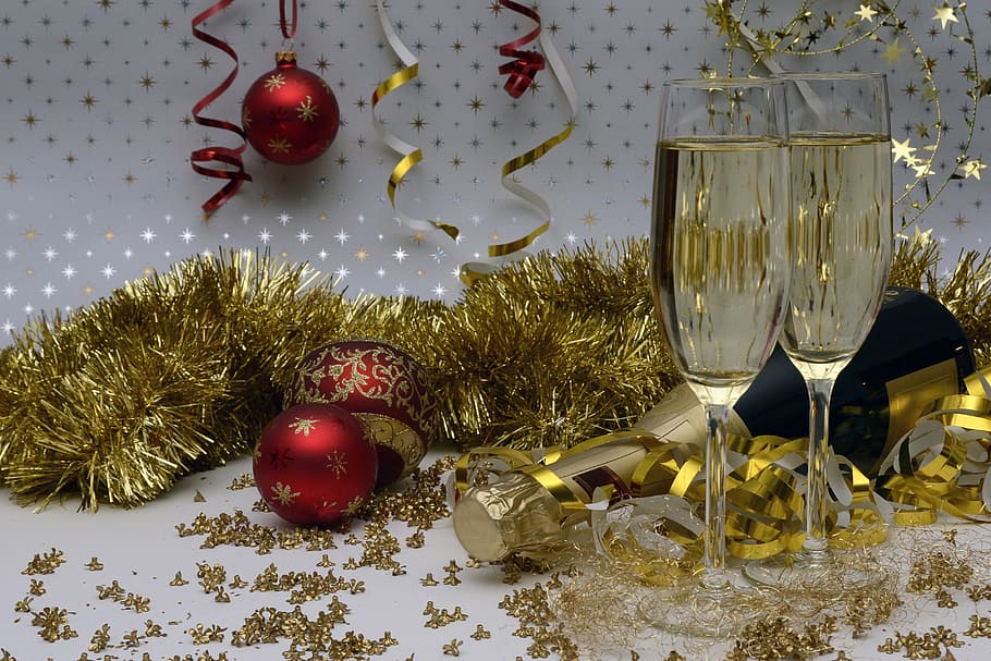 three red baobles beside champagne flutes, new year's eve, new year's greetings, HD wallpaper