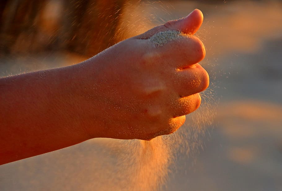 selective focus shot of person grasping sand, faust, hand, finger HD wallpaper