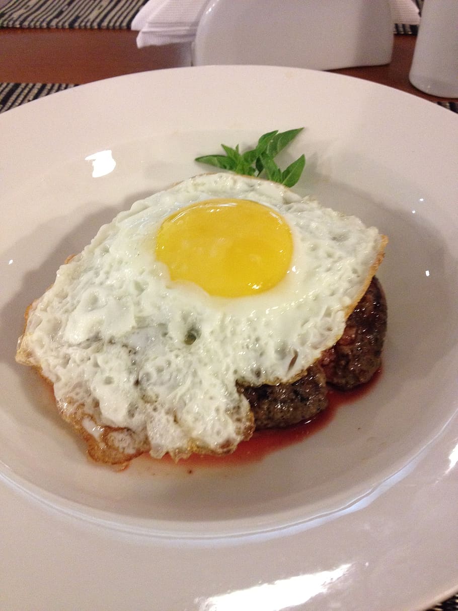 burger, egg, yummy, feast, plate, ready-to-eat, food, fried egg HD wallpaper