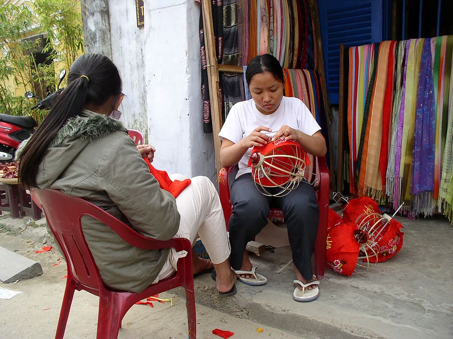 lanterns, handicraft, handiwork, handwork, girl, woman, red HD wallpaper