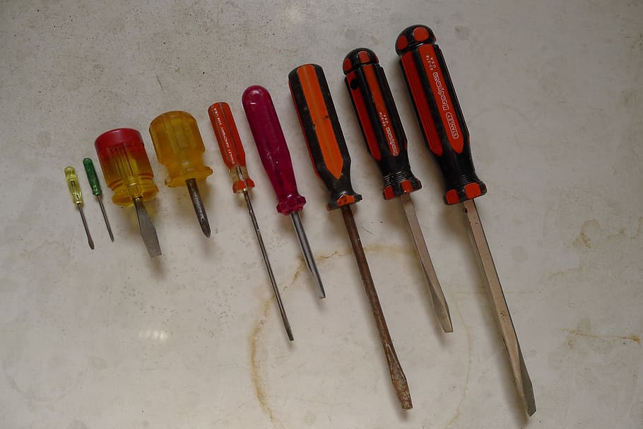 tools, screwdrivers, arrangement, work, vintage, objects, carpenter HD wallpaper