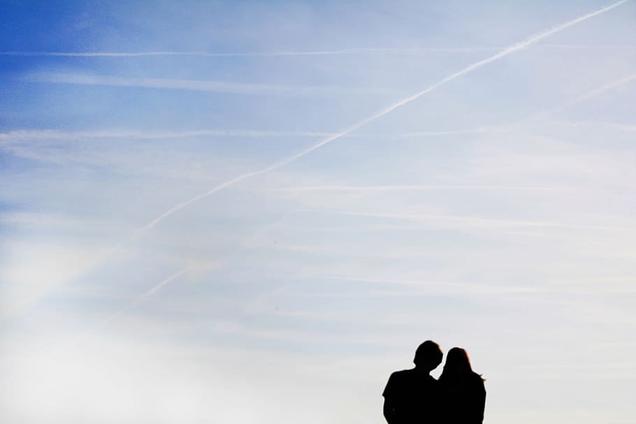 sky, pair, couple, blue, human, silhouette, contrail, sky blue HD wallpaper