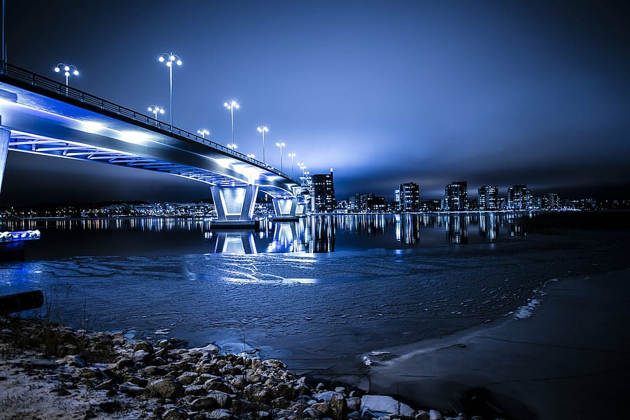 bridge above water at nighttime, architecture, blue, blur, buildings, HD wallpaper