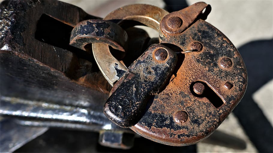 padlock, old, rusted, roundhouse, metal, rusty, close-up, no people HD wallpaper