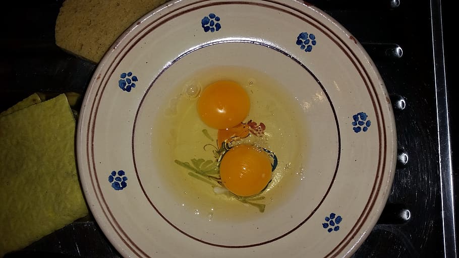 eggs, egg yolks, egg whites, raw, indoors, food and drink, high angle view HD wallpaper