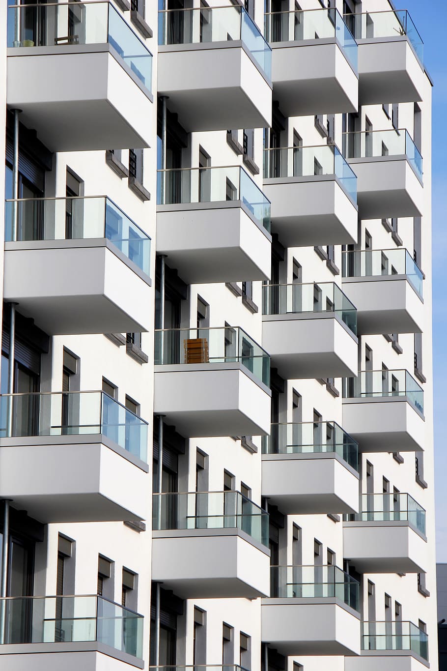 white building, facade, window, outlook, live, real estate HD wallpaper