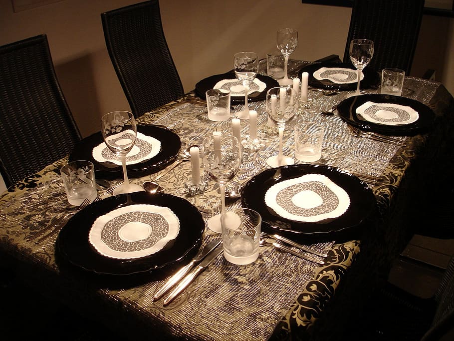 black and white table arrangement, board, celebration, cover HD wallpaper