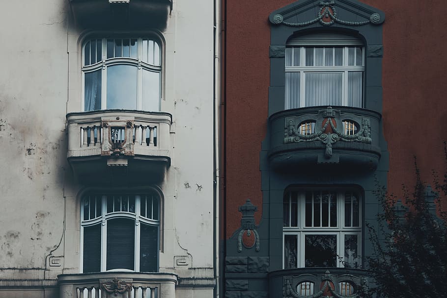 photo of white and brown painted building, buildings, structure HD wallpaper