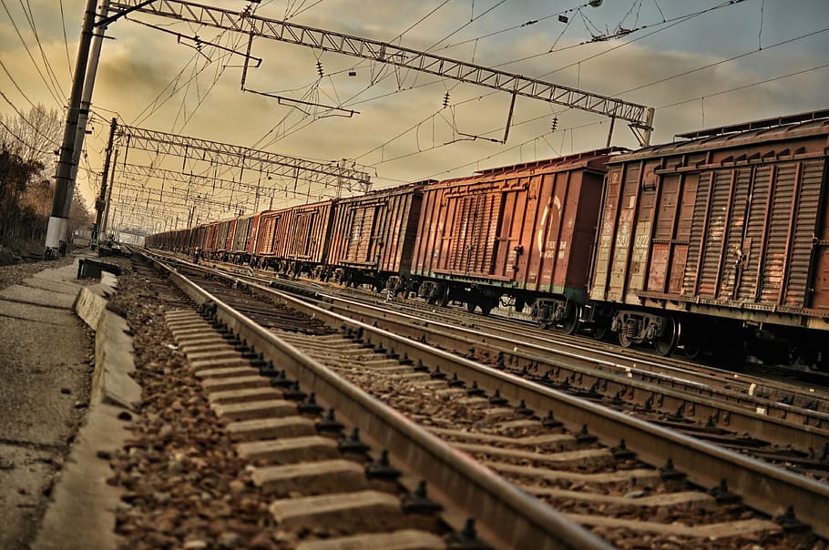 brown train photo during daytime, composition, railway, rail transportation HD wallpaper