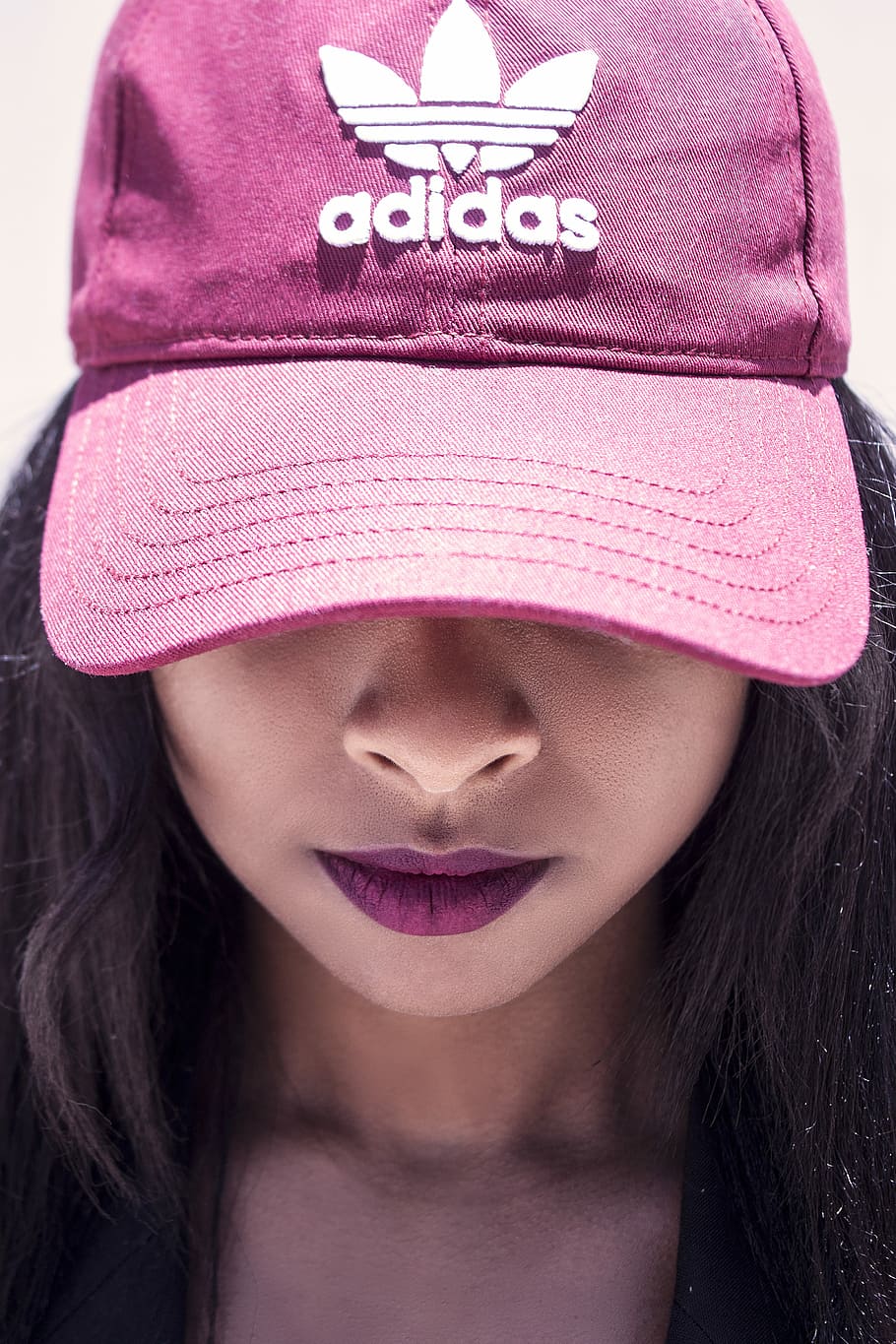 woman wearing pink adidas baseball cap, woman wearing pink and white adidas cap HD wallpaper