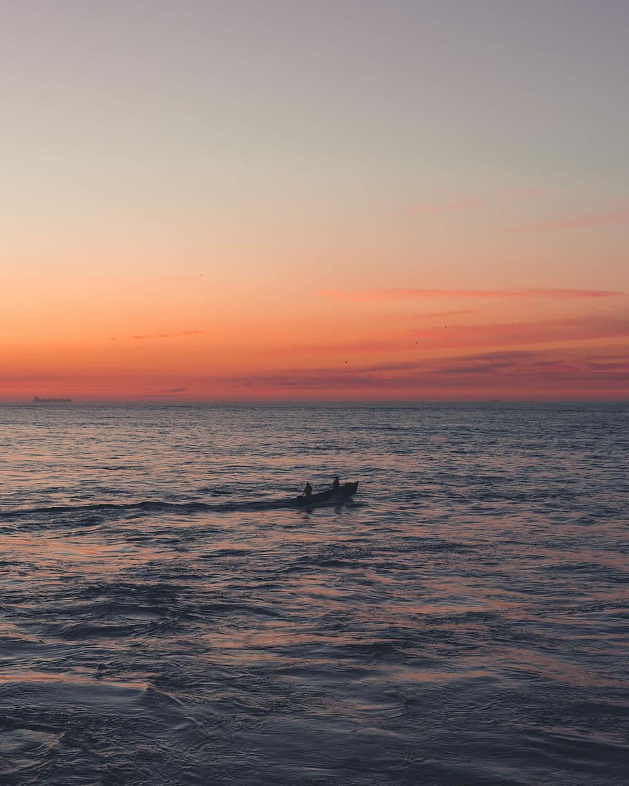 two person on boat sailing on sea, silhouette of two persons riding boat in middle of sea HD wallpaper