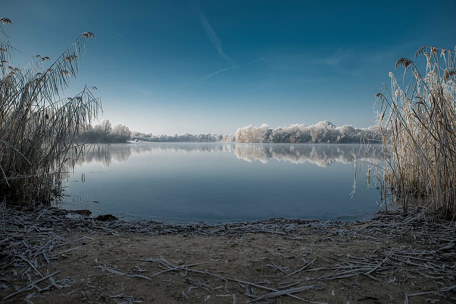 lake near mountain cliff photo, winter, cold, nature, trees HD wallpaper
