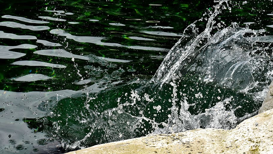 rock near splash of water at daytime, inject, water splashes HD wallpaper