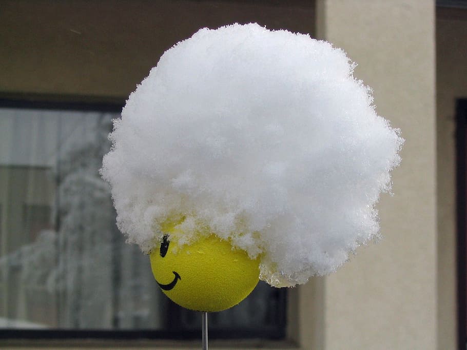 white and yellow emoji toy, smiley, antenna, topper, snow, hat HD wallpaper