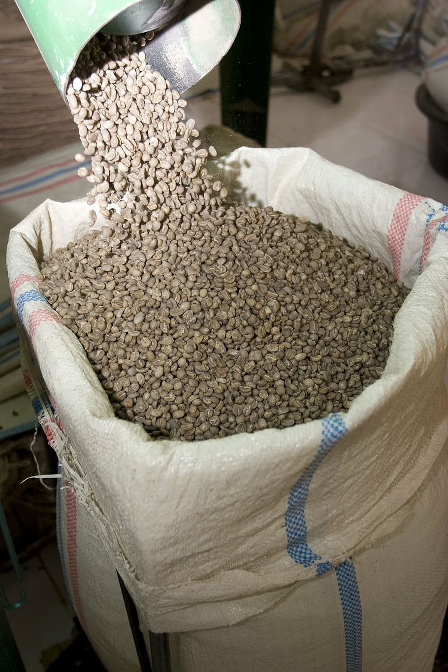coffee beans, raw, brown, sack, bag, packing, shipment, market HD wallpaper