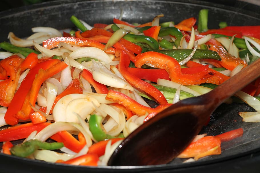 pepper, vegetables, salad, red, green, yellow, onion, cooking HD wallpaper