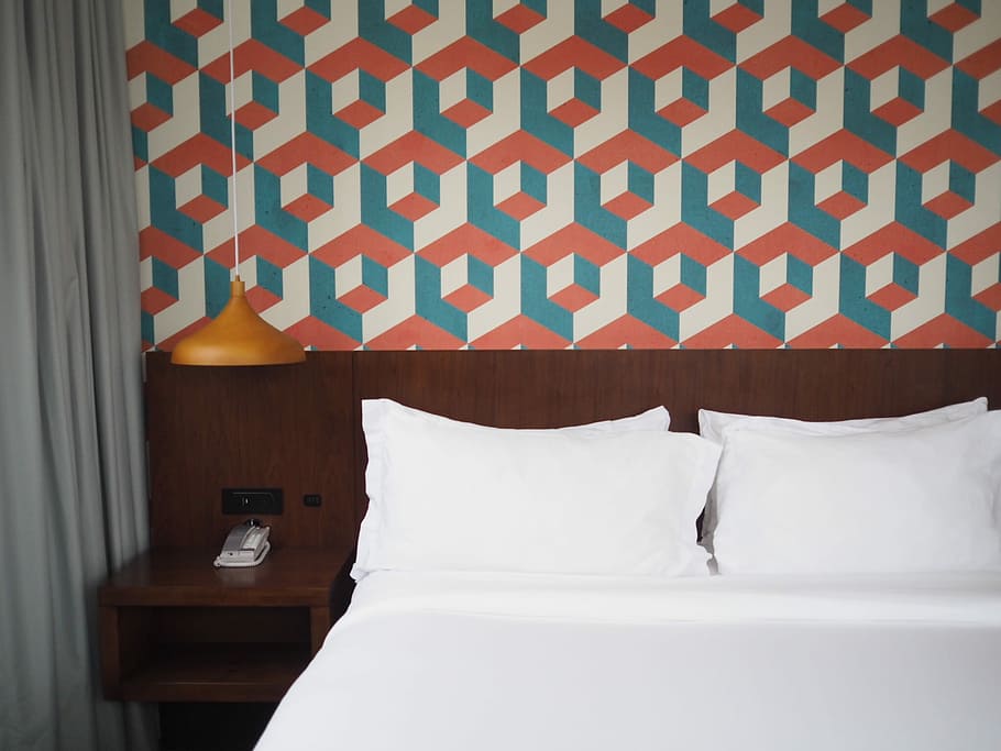 white bedspread set, white bedspread with geometric pattern wall paint HD wallpaper