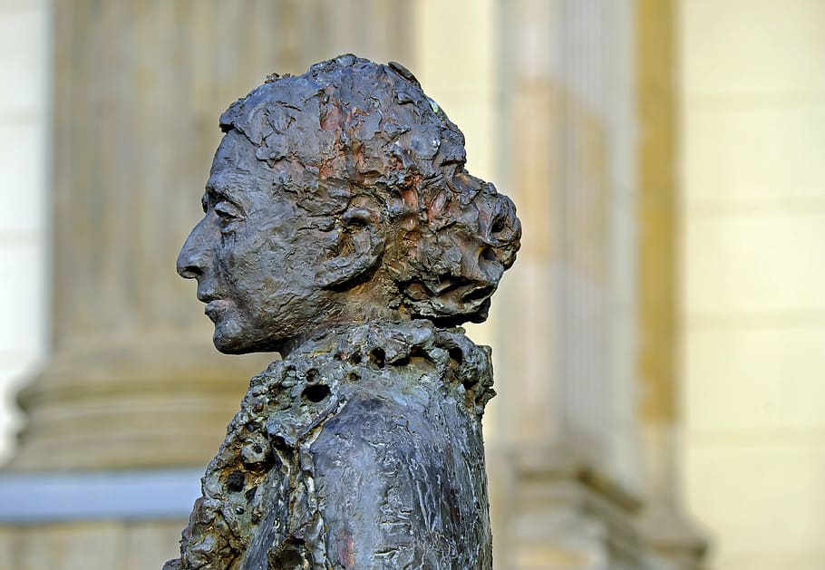 focus photography of woman statue, sculpture, bronze, portrait, HD wallpaper
