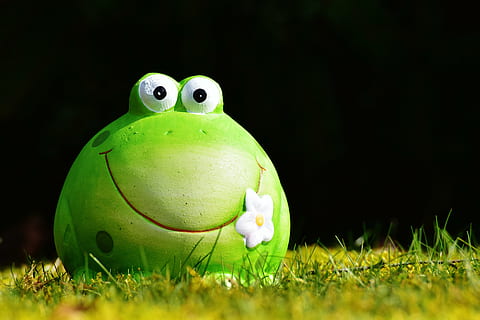green frog figurine, figure, meadow, funny, cute, decoration HD wallpaper