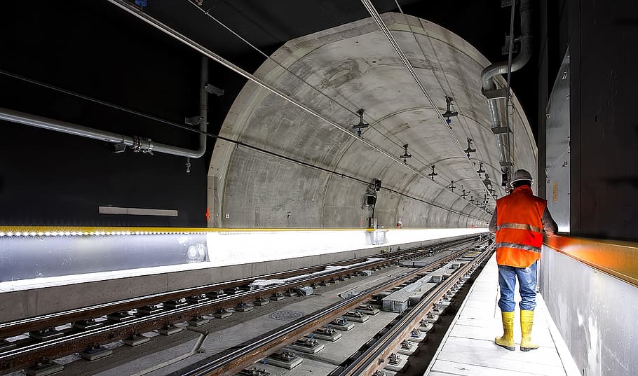 man standing beside train rail, man walking near train rail, It’s me HD wallpaper