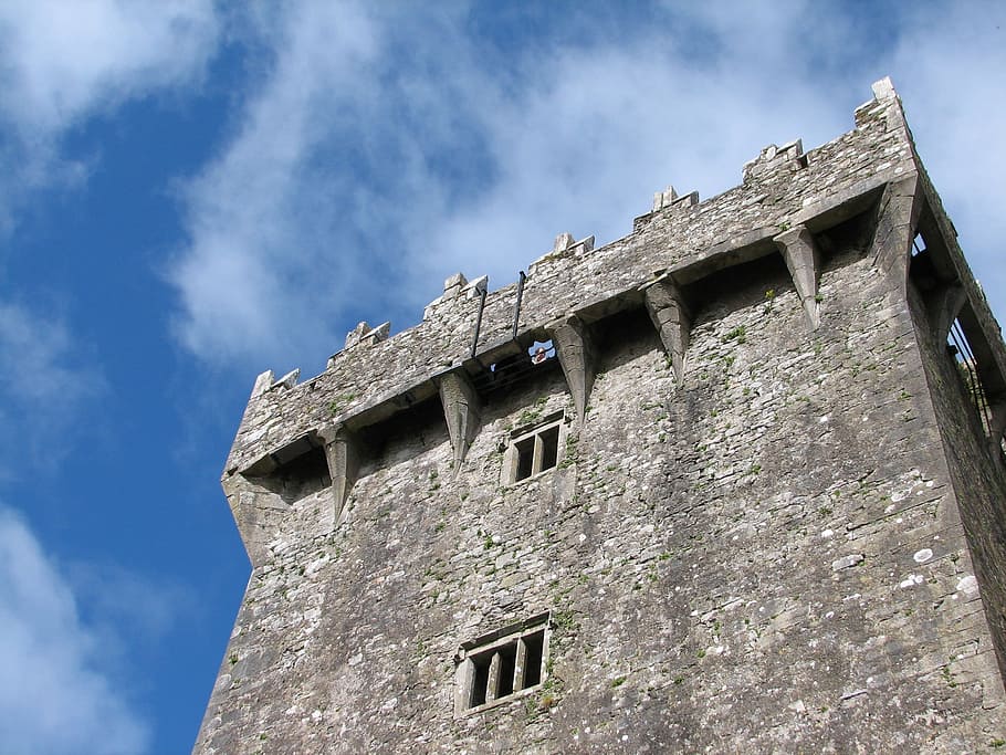 gray concrete building under white clouds and blue sky, castle HD wallpaper