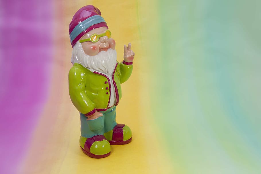dwarf making peace sign ceramic figurine, spring, garden, mood HD wallpaper